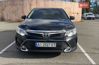 Седан Toyota Camry 2015 в Киеве