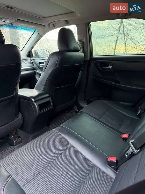 Седан Toyota Camry 2016 в Одессе