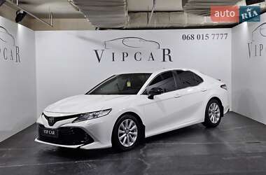 Седан Toyota Camry 2017 в Києві