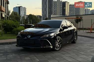 Седан Toyota Camry 2021 в Києві