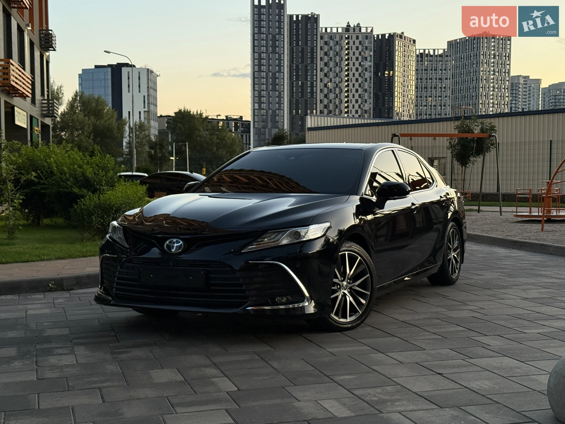 2021 Toyota Camry - мініатюра 2