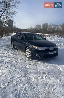 Седан Toyota Camry 2014 в Києві
