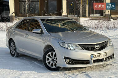 Седан Toyota Camry 2014 в Киеве
