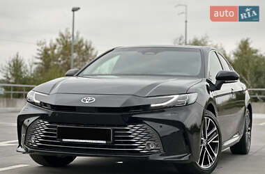 Седан Toyota Camry 2024 в Киеве