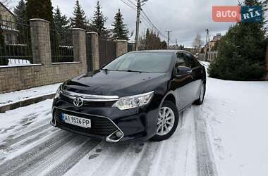 Седан Toyota Camry 2016 в Києві