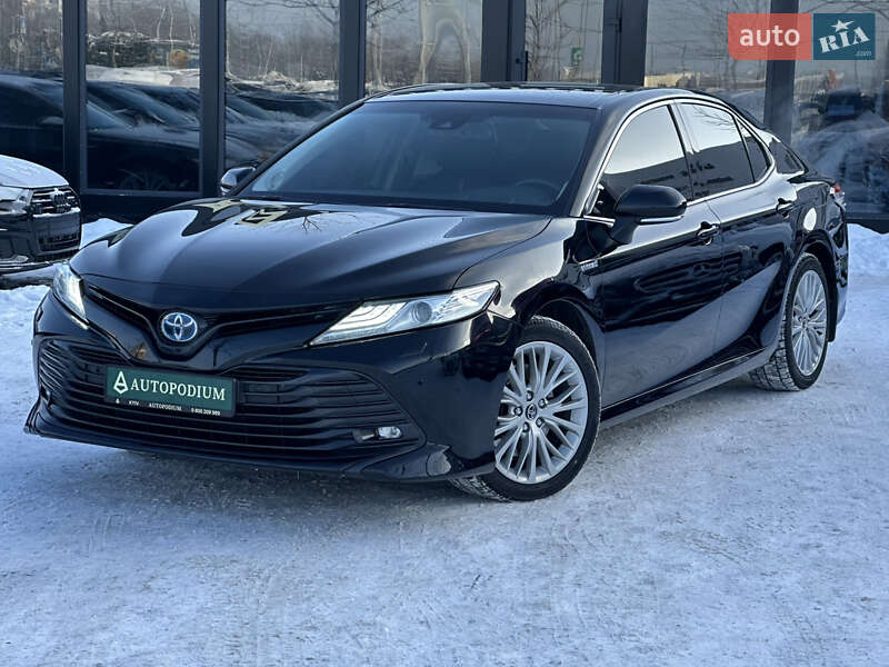 Toyota Camry 2019