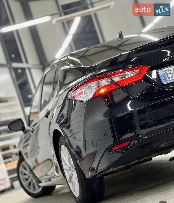 Седан Toyota Camry 2019 в Дружбе