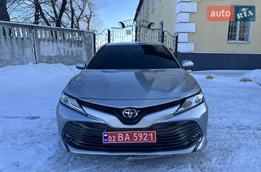 Седан Toyota Camry 2020 в Кам'янському