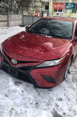 Седан Toyota Camry 2019 в Обухові
