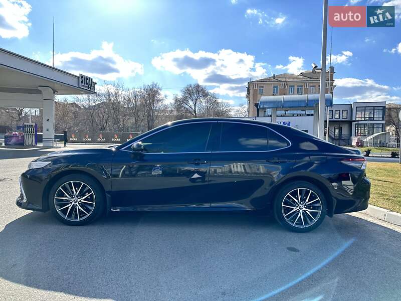 Седан Toyota Camry 2022 в Харькове