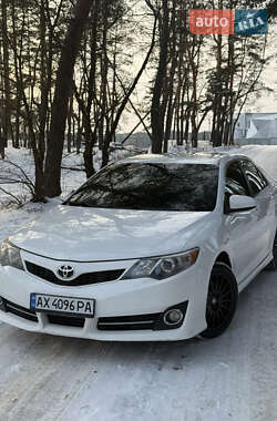 Седан Toyota Camry 2012 в Харькове