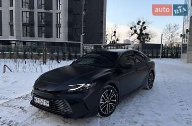 Седан Toyota Camry 2025 в Киеве