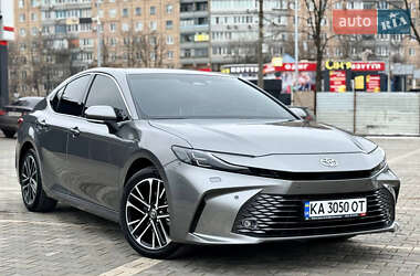 Седан Toyota Camry 2024 в Кривом Роге