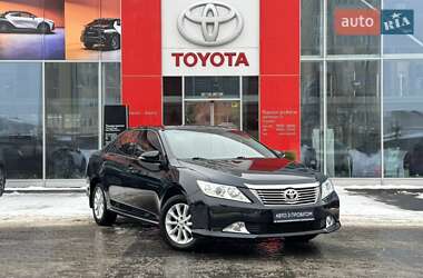 Седан Toyota Camry 2013 в Ивано-Франковске