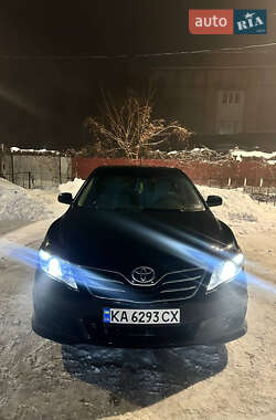 Седан Toyota Camry 2011 в Чернигове