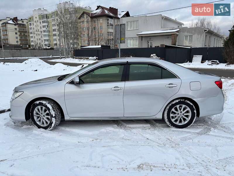 Седан Toyota Camry 2012 в Києві