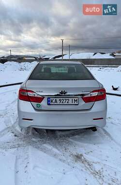 Седан Toyota Camry 2012 в Києві