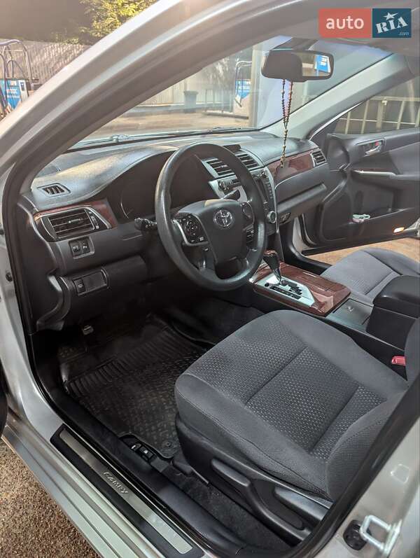 Седан Toyota Camry 2012 в Києві