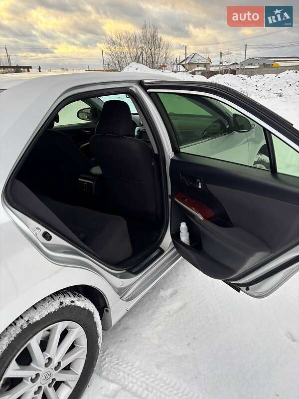 Седан Toyota Camry 2012 в Києві