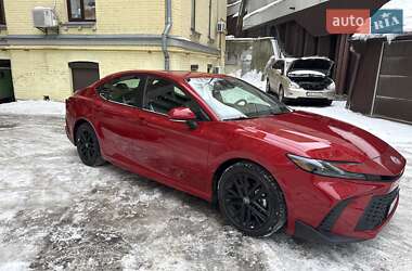 Седан Toyota Camry 2024 в Киеве