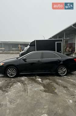 Седан Toyota Camry 2014 в Сумах