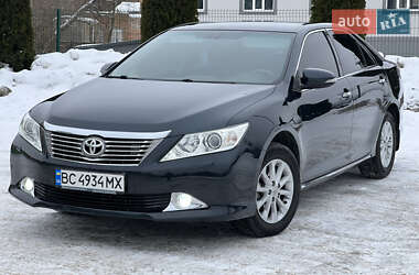 Седан Toyota Camry 2013 в Виннице