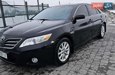 Седан Toyota Camry 2011 в Львове