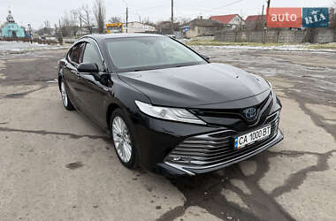 Седан Toyota Camry 2020 в Николаеве