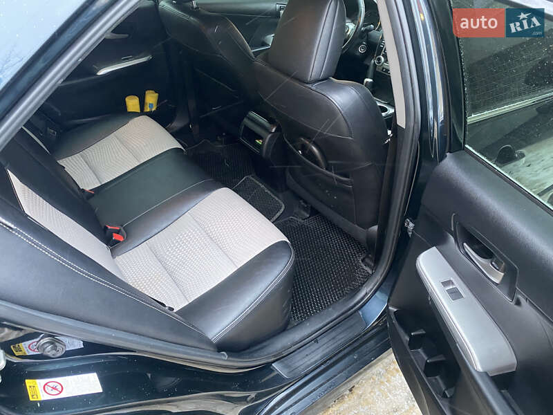 Седан Toyota Camry 2014 в Харькове