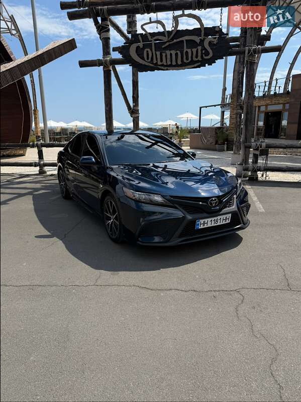 Седан Toyota Camry 2021 в Одессе
