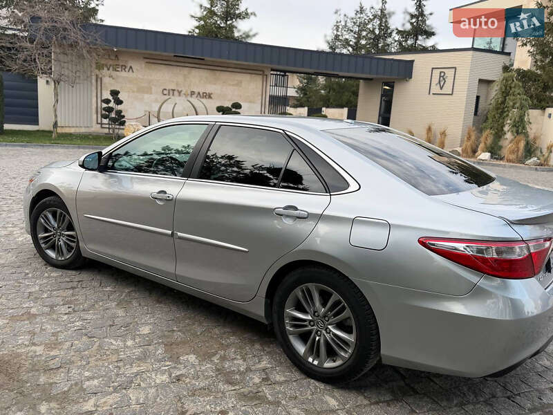 Седан Toyota Camry 2016 в Львове