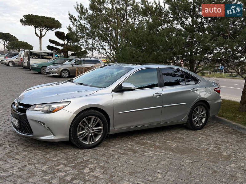 Седан Toyota Camry 2016 в Львове