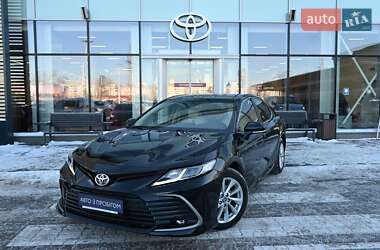 Седан Toyota Camry 2021 в Киеве