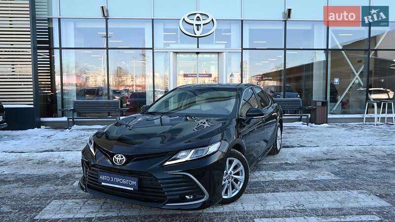 Седан Toyota Camry 2021 в Киеве