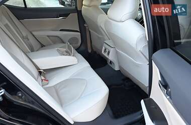 Седан Toyota Camry 2021 в Киеве