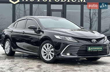 Седан Toyota Camry 2022 в Киеве