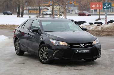 Седан Toyota Camry 2017 в Києві
