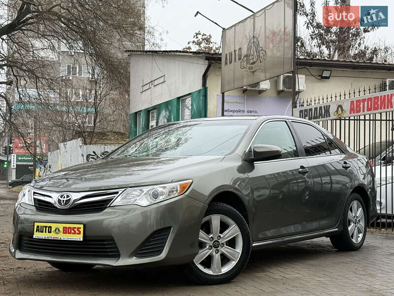 Toyota Camry 2014