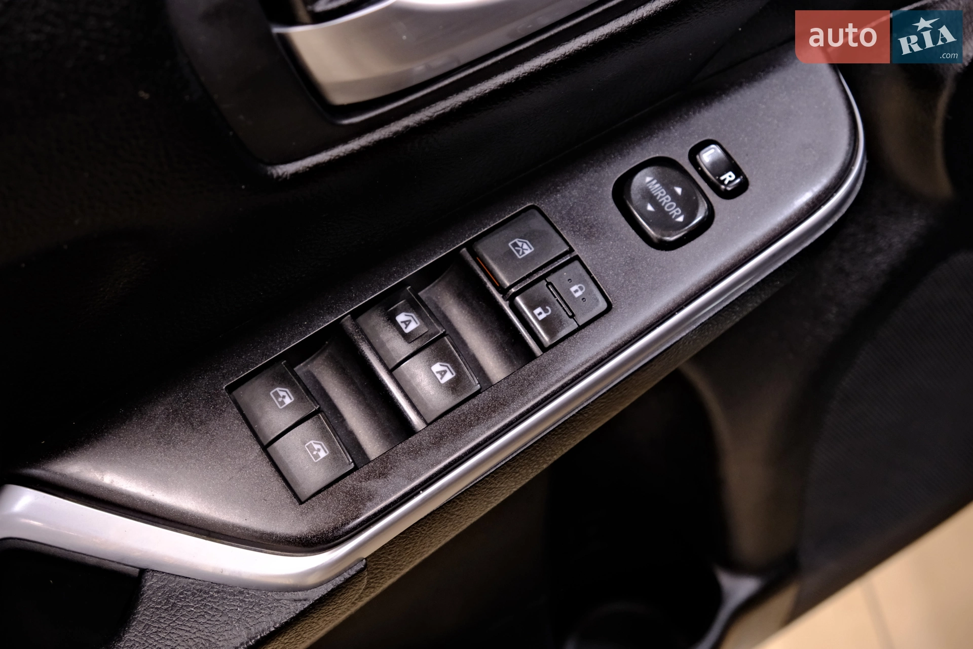 2016 Toyota Camry - мініатюра 23