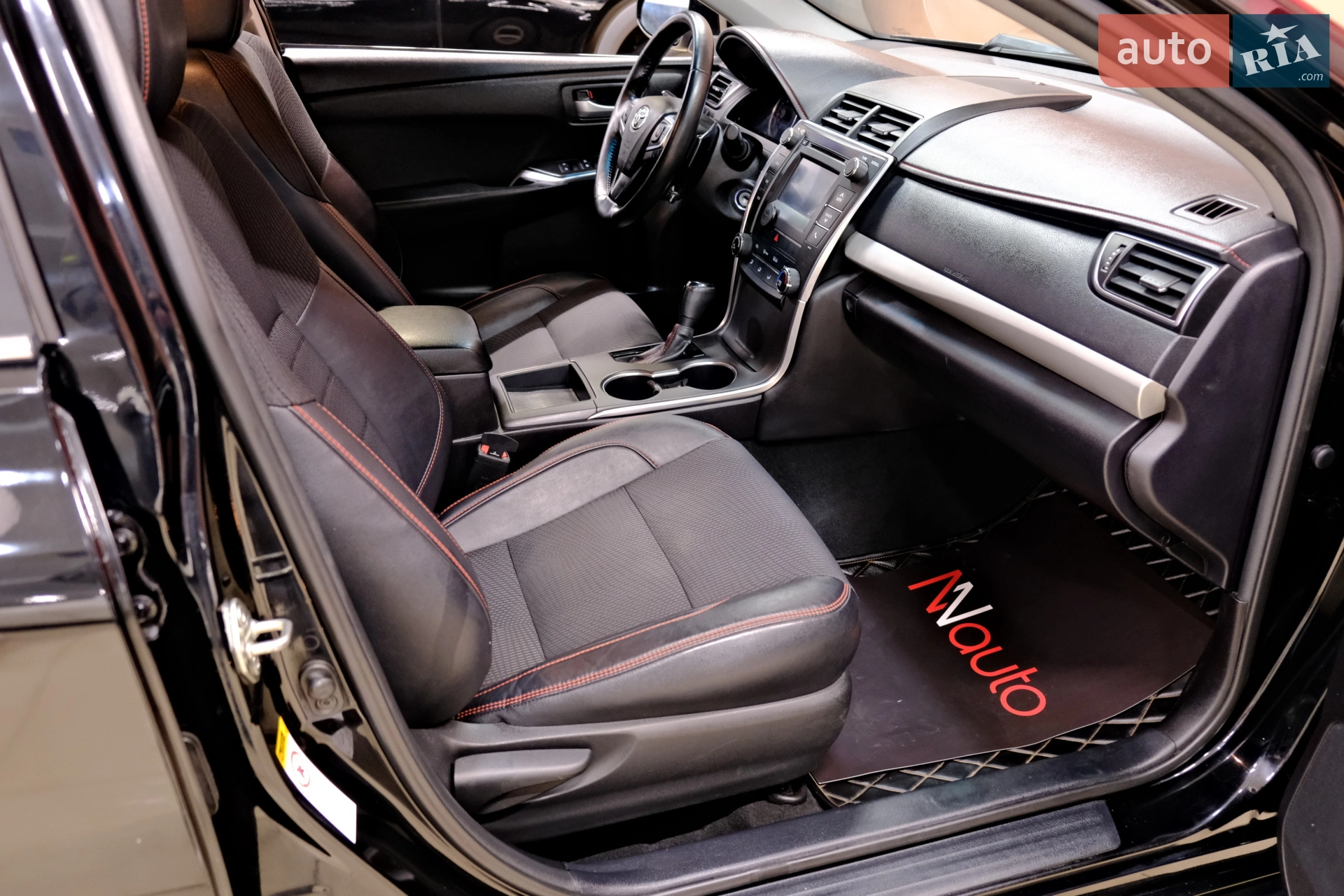 2016 Toyota Camry - мініатюра 37