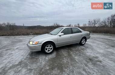 Седан Toyota Camry 2000 в Полтаві
