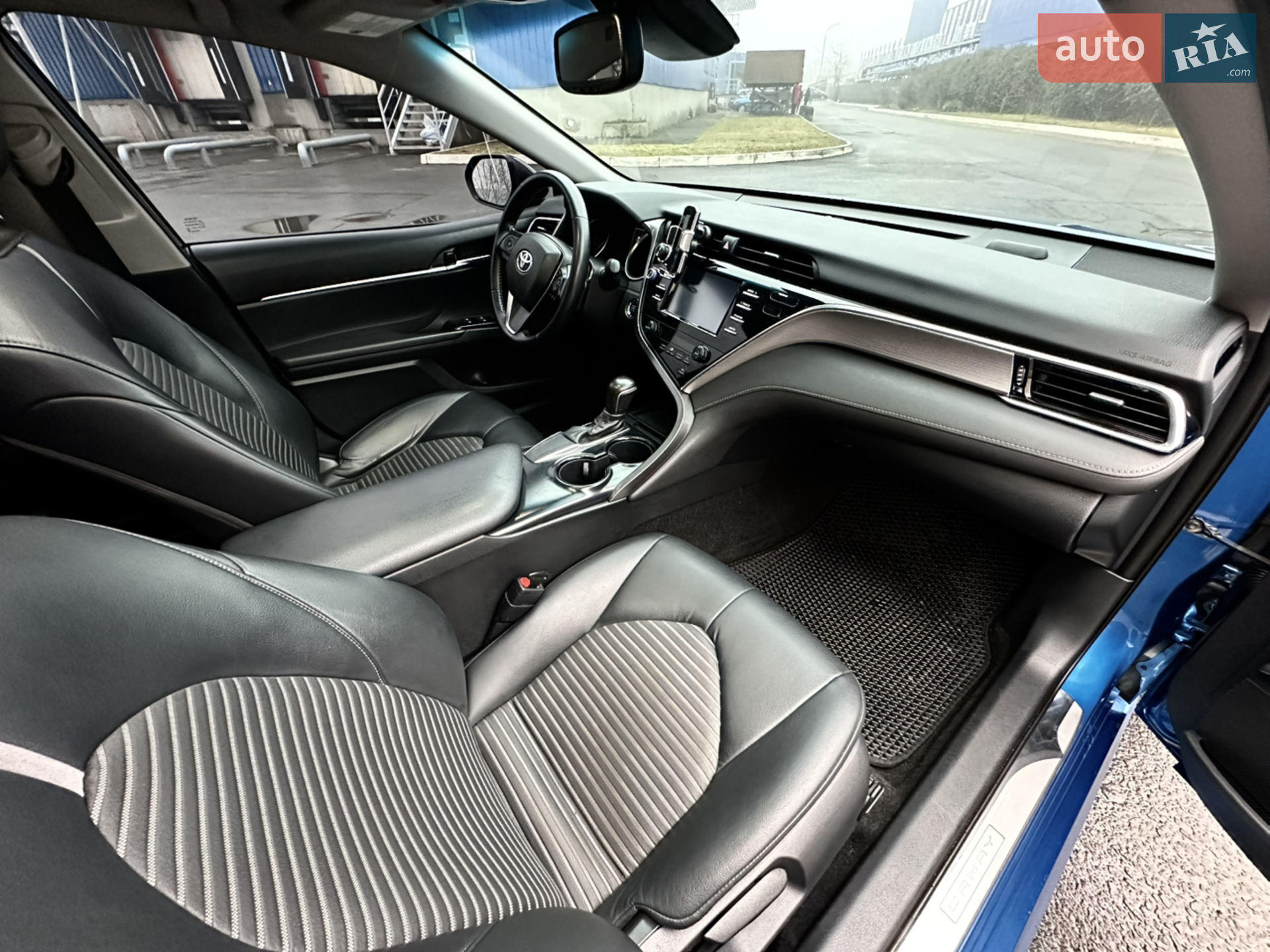 2017 Toyota Camry - мініатюра 12