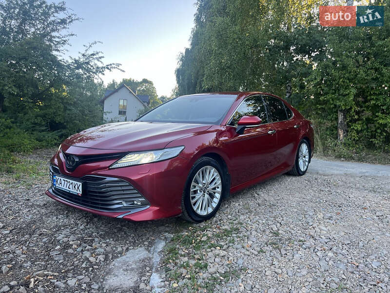Toyota Camry 2018