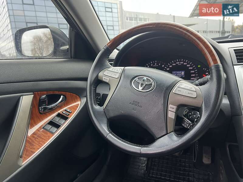 Седан Toyota Camry 2008 в Днепре