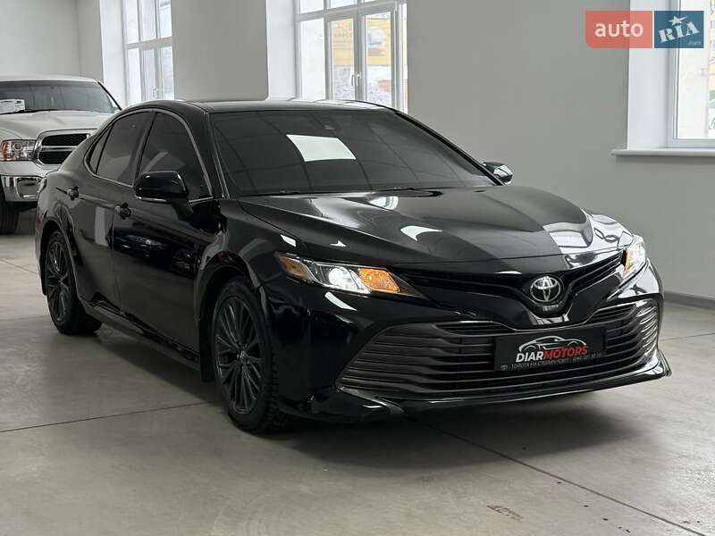 Toyota Camry 2019