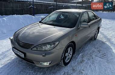 Седан Toyota Camry 2004 в Чернігові