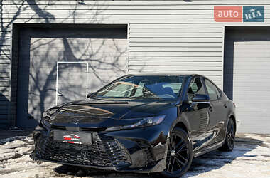 Седан Toyota Camry 2025 в Києві