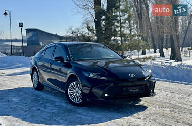 Седан Toyota Camry 2025 в Києві