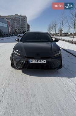 Седан Toyota Camry 2025 в Днепре