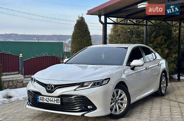 Седан Toyota Camry 2017 в Могилев-Подольске